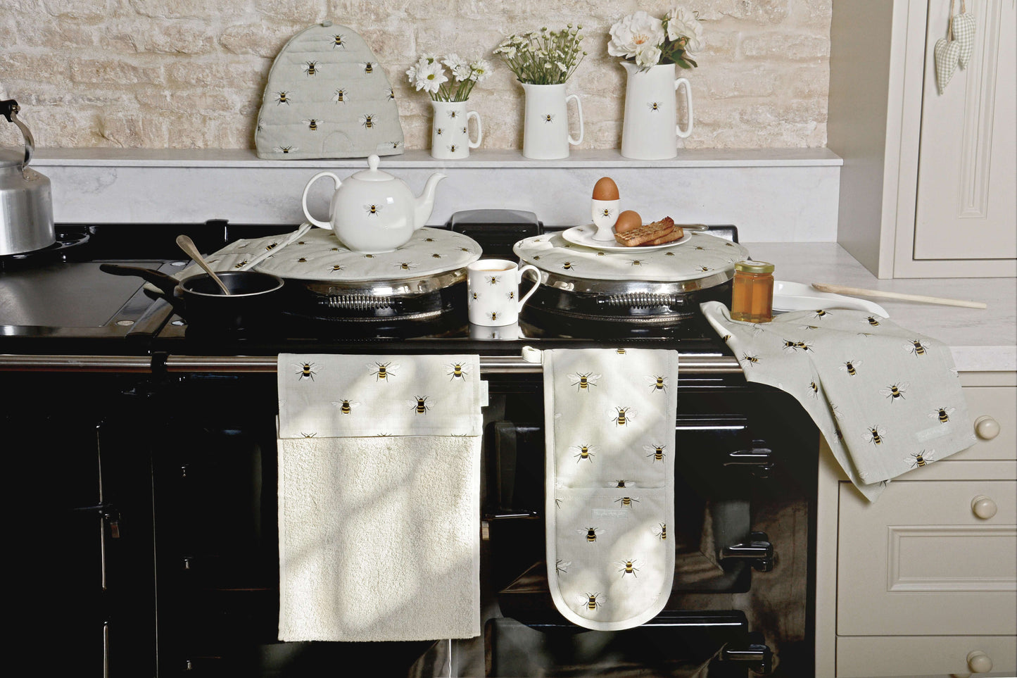 Sophie Allport "Bees" Chefs Pad For Use With Aga Range Cookers