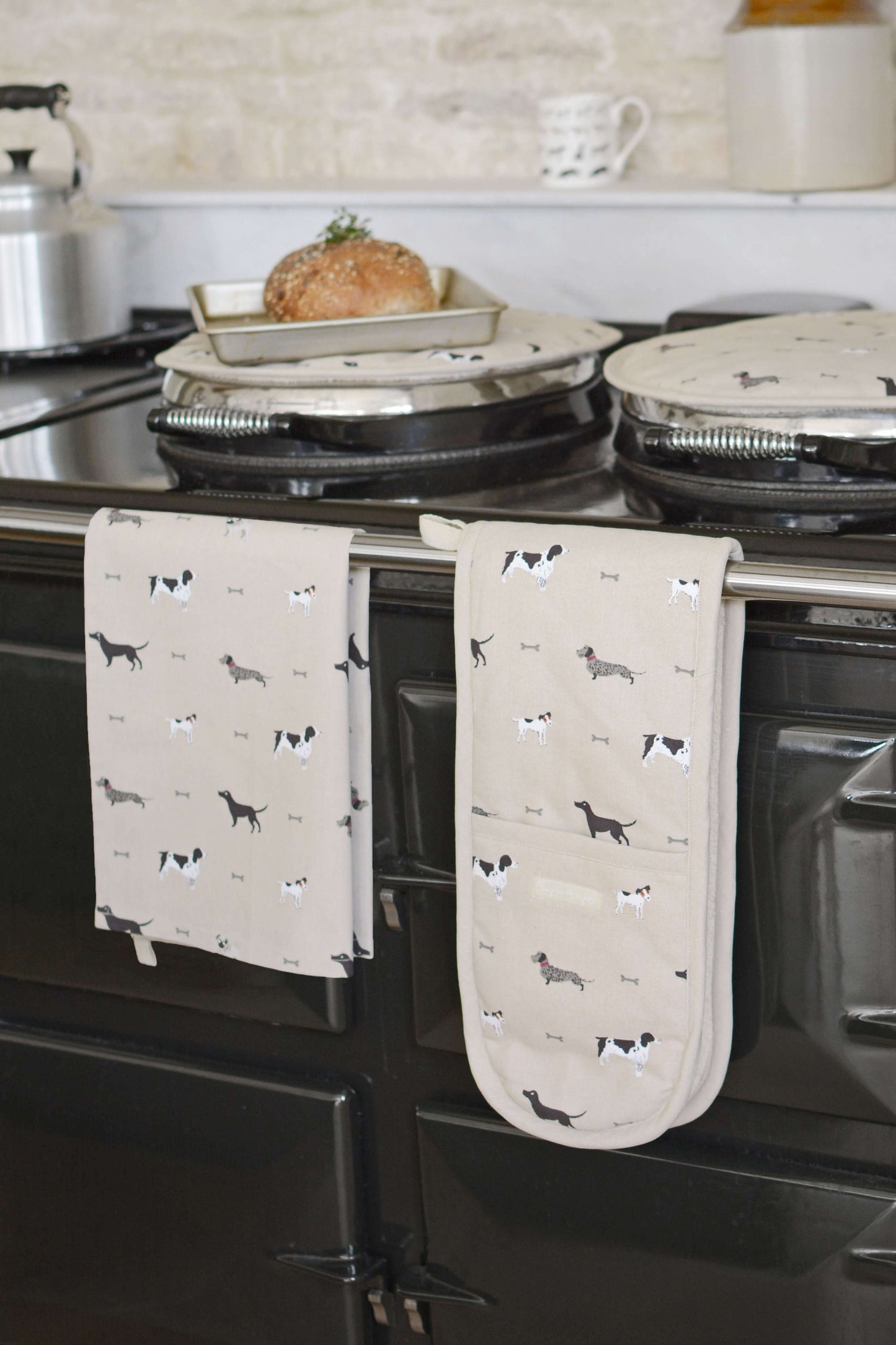 Sophie Allport "Woof" Double Oven Gloves