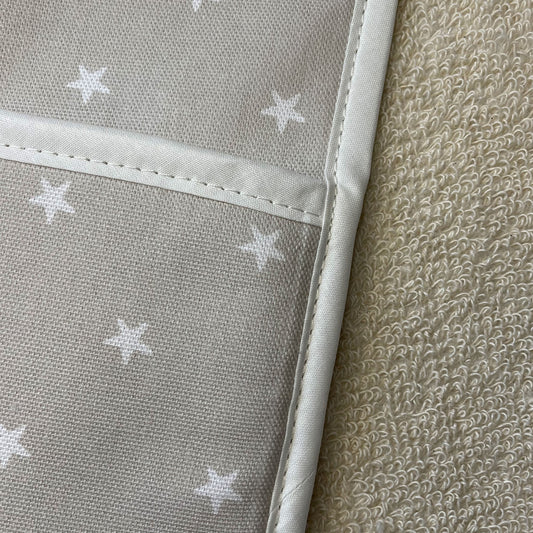 Crisp & Dene Warm Grey Double Oven Gloves with Stars Print