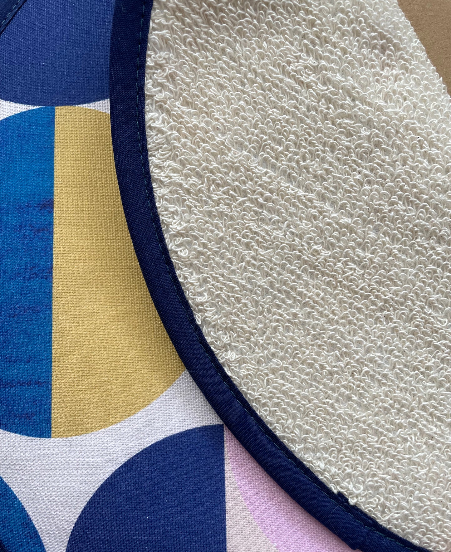 Chef Pad - Aga - Oravska - Oravska AGA Chefs Pad in Textured Spot Print